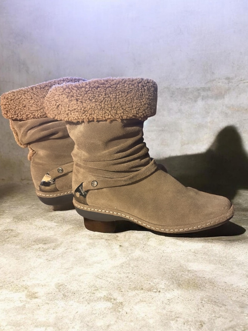 Stuart Weitzman Women’s Taupe Suede Fold-Over Shearling Boots, 6